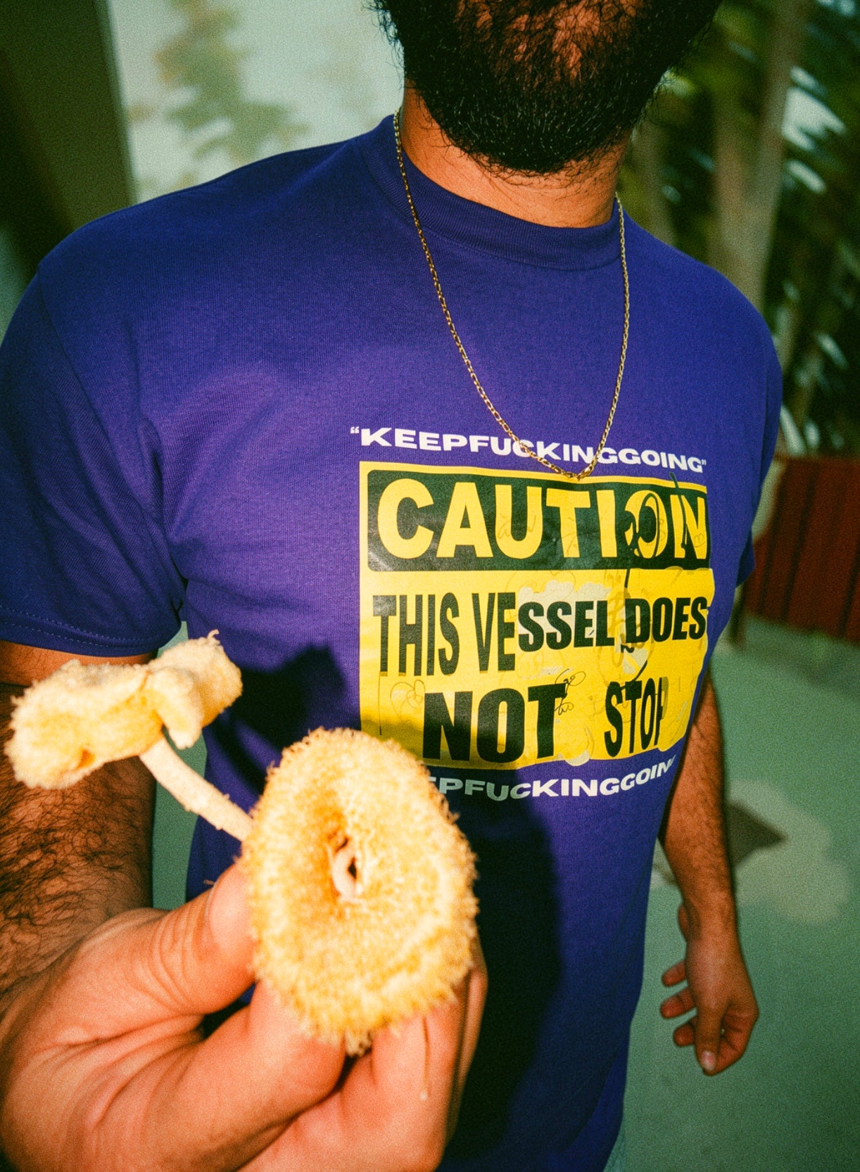 THIS VESSEL DOES NOT STOP